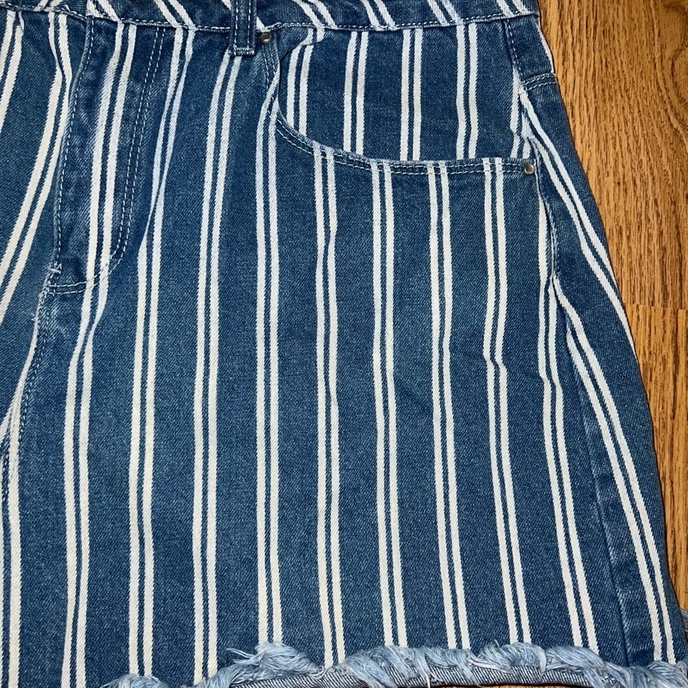 Jean Shorts - Picture 2 of 4